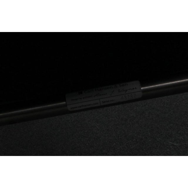 Set of Oculus Lounge Chair and Ottoman in Leather Upholstery attributed to Hans J. Wegner for Carl Hansen & Søn, 2000s For Sale - Image 11 of 12