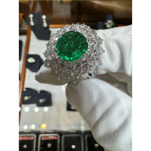 Early 21st Century 3.19 Carat Oval Cut Emerald Minor Oil & Diamond Cluster Platinum Vintage Ring For Sale - Image 5 of 7