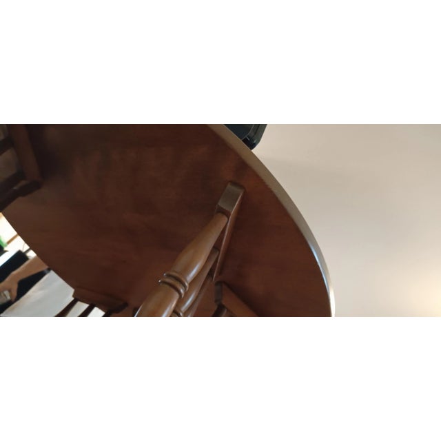 1950s Ethan Allan Heirloom Maple Fiddleback Duxbury Dining Set of 5 For Sale - Image 9 of 9