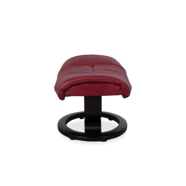 Reno Leather Recliner in Red with Footstool and Manual Function by Stressless, Set of 2 For Sale - Image 15 of 17
