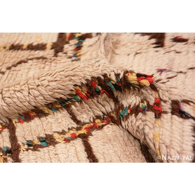 Nazmiyal Collection Mid Century Modern Vintage Ivory Tribal Moroccan Rug For Sale - Image 4 of 5