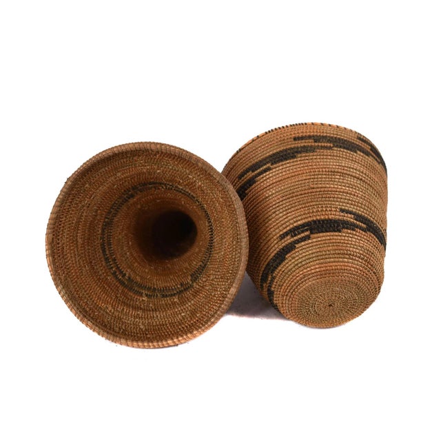 African Early 20th Century Tutsi Basket with Lid Rwanda For Sale - Image 3 of 4