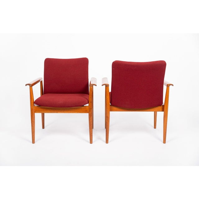 1960s Danish Modern Red Diplomat Chairs by Finn Juhl for France & Daverkosen For Sale - Image 5 of 12