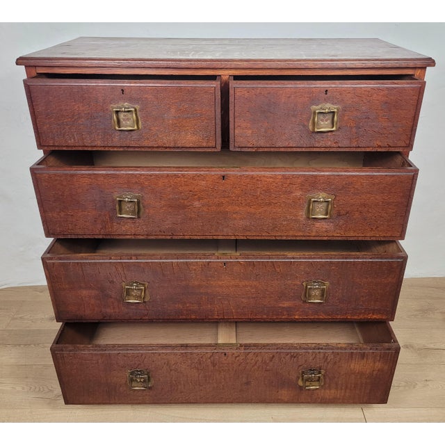 1900 - 1909 Edwardian Chest of Drawers in Oak, 1910s For Sale - Image 5 of 18