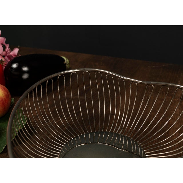 Metal Mid-Century Heart Shaped Wire Fruit Basket, 1950s For Sale - Image 7 of 9