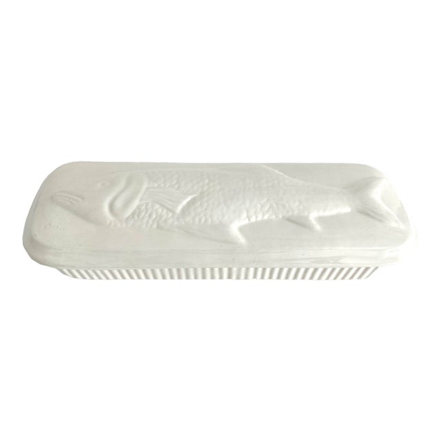 Vintage El Camino California Pottery White Ceramic Embossed Fish Casserole For Sale