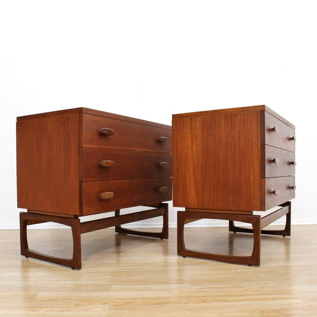 G Plan 1960s Pair of Quadrille Teak Nightstands by G Plan For Sale - Image 4 of 12
