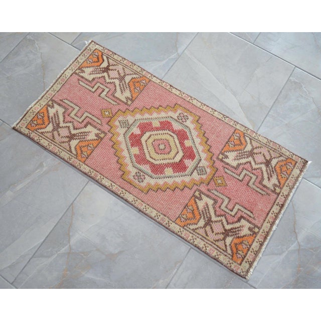 1970s Entryway Rug, Bath Mat, Kitchen Decor, Small Rug, Turkish Rug, Doormat 1'6" X 3'1" For Sale - Image 9 of 12