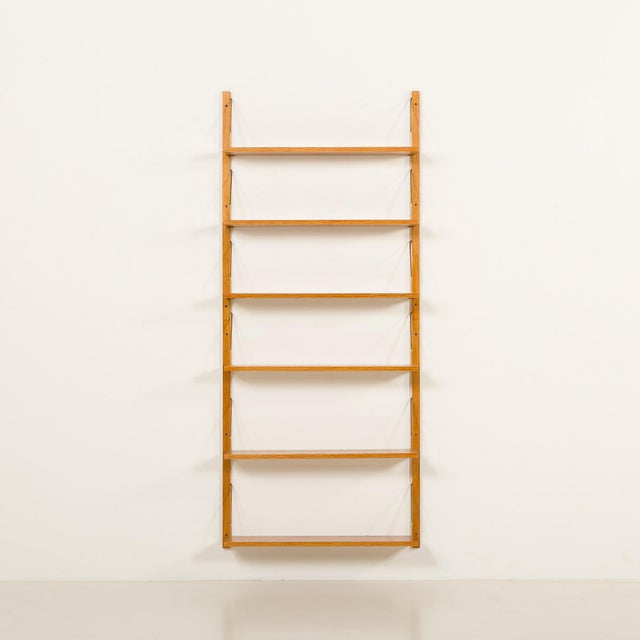 Mid-Century Scandinavian Shelving Unit in Golden Oak, 1960s For Sale - Image 4 of 9