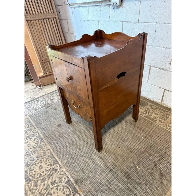 Georgian Style Flame Mahogany Bedside Cupboard For Sale - Image 4 of 13