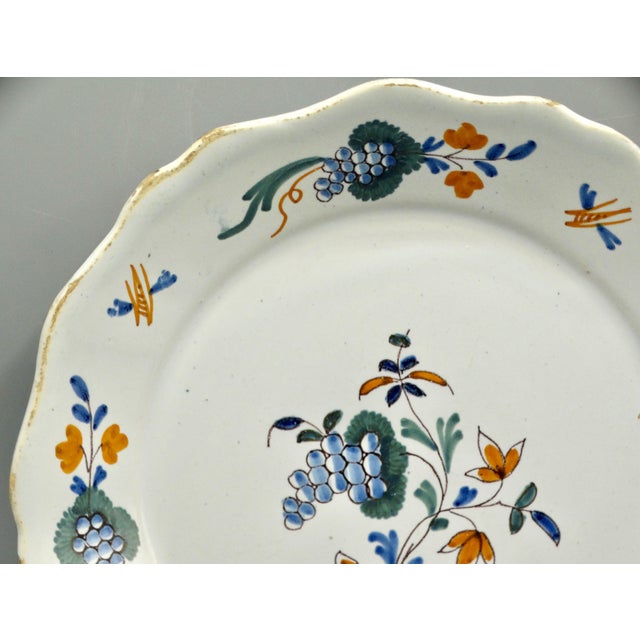 Ceramic 18th-Century French Country Nevers Polychrome Plate With Insects For Sale - Image 7 of 9