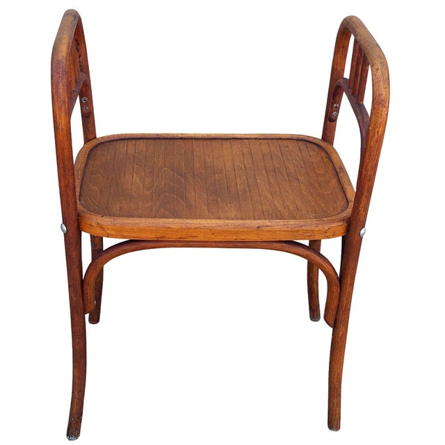 1900 - 1909 Early 20th Century Vienna Secession Bent Oak Bench W/ Side Arms Attributed to Fischel Söhne For Sale - Image 5 of 6