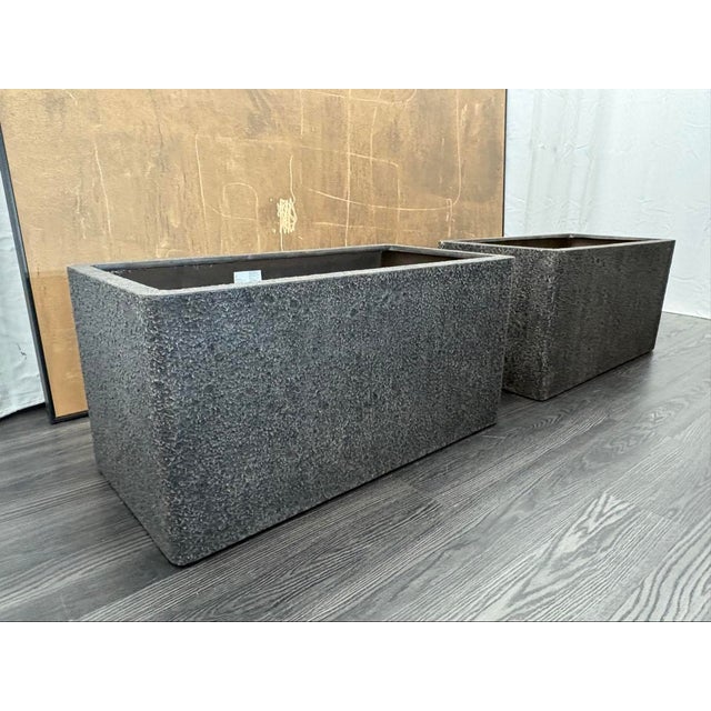 Contemporary Rh Paxos Square Planter – Size F 39½"w × 19½"d × 19½"h | Carbon | Set of 2 | Upscale Staging For Sale - Image 3 of 18