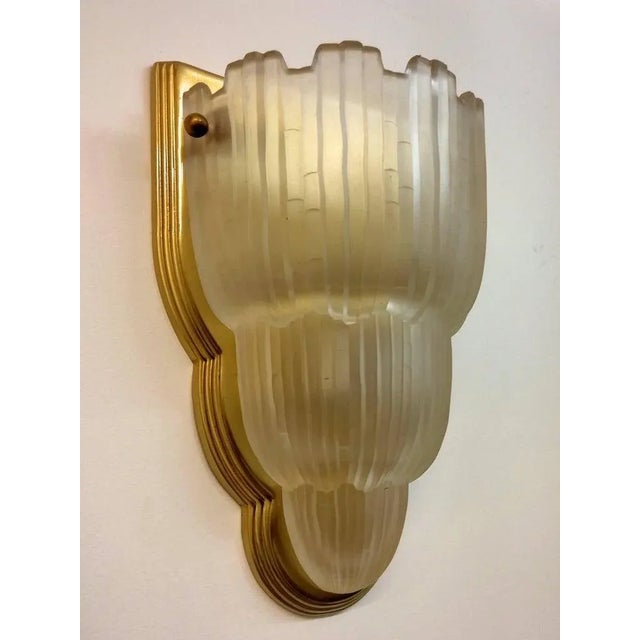 Marius-Ernest Sabino Single French Art Deco Waterfall Wall Sconce Signed by Sabino For Sale - Image 4 of 5