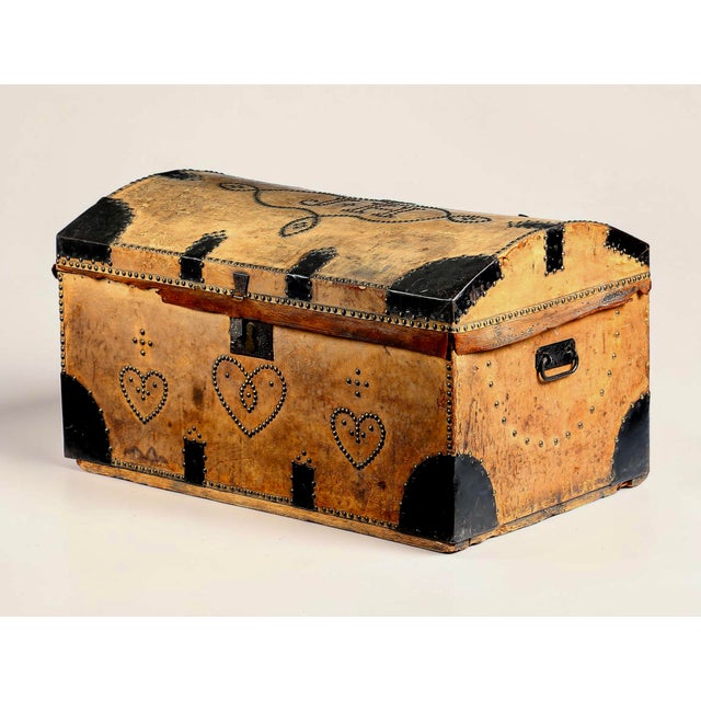 Victorian Domed Leather Trunk with Brass Studwork by Arthur Wannop, 1890s For Sale - Image 5 of 5