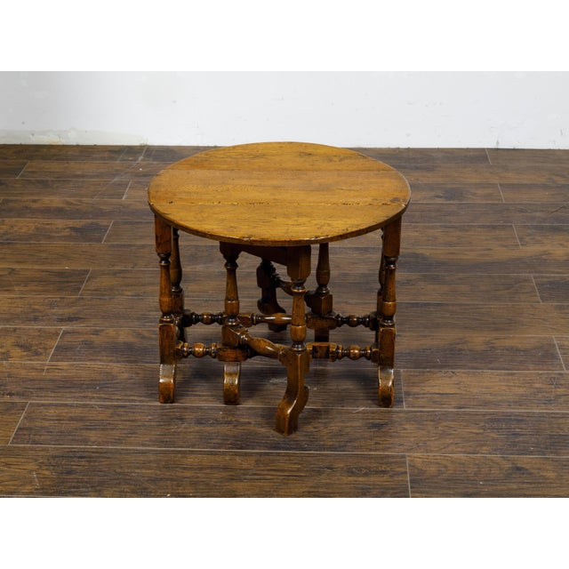 Brown 19th-Century English Oak Gateleg Table with Drop Leaves and Turned Legs For Sale - Image 8 of 12