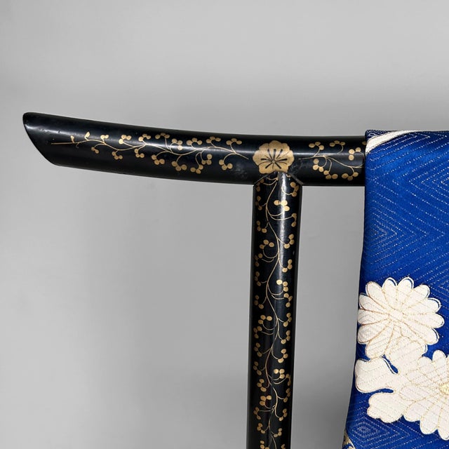 Antique Japanese Wooden Kimono Stand (Ikō), Taishō Period A beautiful and functional foldable kimono stand (Ikō) crafted...