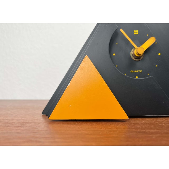 Vintage Japanese Black and Yellow Pyramide Table Clock from Makiko Taniguchi, 1980s For Sale - Image 13 of 18