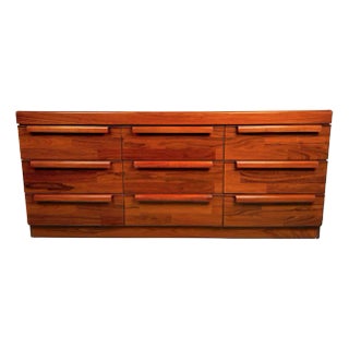 Mid-Century Modern Rosewood Nine Drawer Dresser For Sale