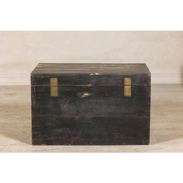 Early 20th Century Qing Dynasty Elmwood Blanket Chest with Black Lacquer Finish and Brass Accents For Sale - Image 11 of 12