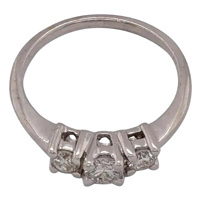 14 Karat Gold Three-Stone Diamond Engagement Anniversary Bridal Ring 0.75 TDW, Size 6.25 For Sale