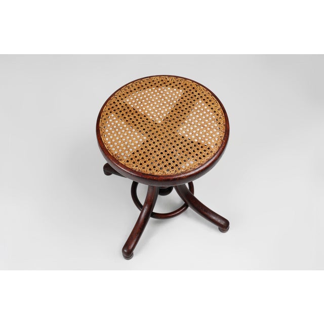 Mid-Century Modern Austrian Piano Stool in Beech and Bentwood by Michael Thonet for Thonet, 1890s For Sale - Image 3 of 12