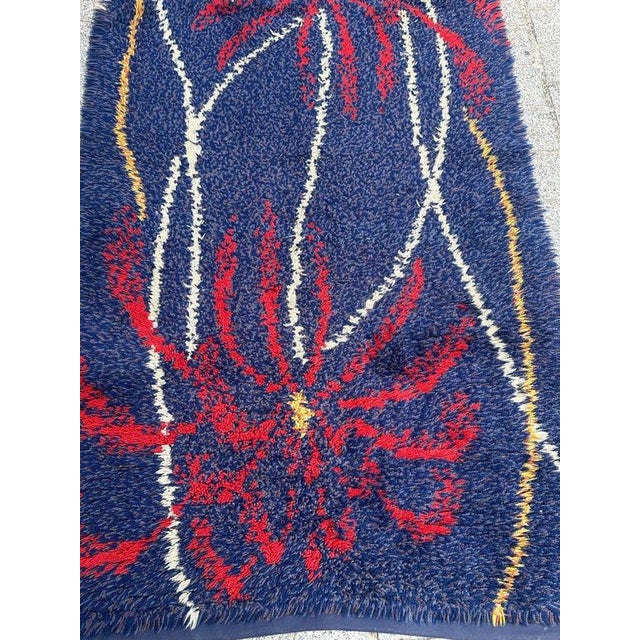 Mid-20th Century Beautiful Swedish modernist rug, dating from the second half of the 20th century, hand-knotted in wool on...