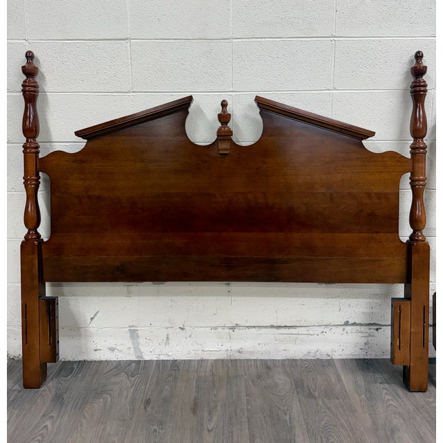 Traditional Vintage Convertible Queen or Full Size Colonial Style Four Poster Pediment Bed For Sale - Image 3 of 10