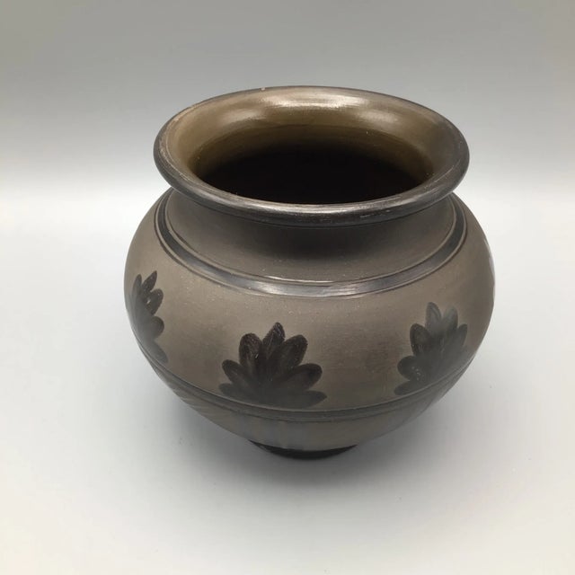 Native American Signed Kovats Studio Art Hungarian Black Pottery Squat Vase For Sale - Image 3 of 12