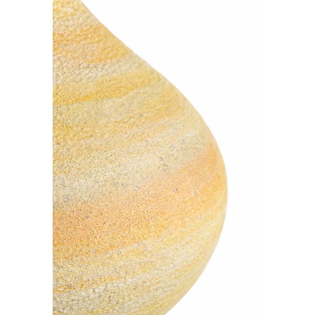 1960s Rings of Color Large Bulbous Textured Ceramic Gourd Table Lamp With Wood Base For Sale - Image 4 of 9