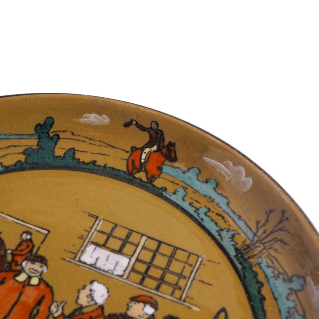 Deldare Ware "Fallowfield Hunt" Circular Tray by Buffalo Pottery, 1908 For Sale - Image 4 of 7