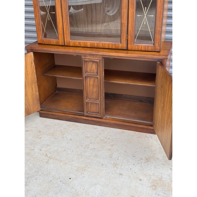 C. 1972 Mid Century Modern China Cabinet W/ Etched Geometric Glass, Carved Accents, Brutalist Pulls For Sale - Image 11 of 12