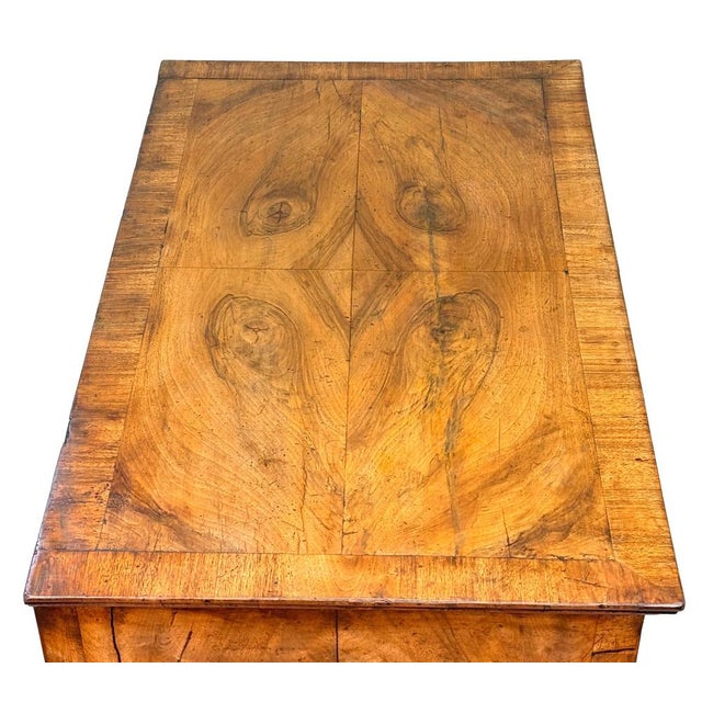 Wood Queen Anne Walnut Chest of Drawers, 1710s For Sale - Image 7 of 12