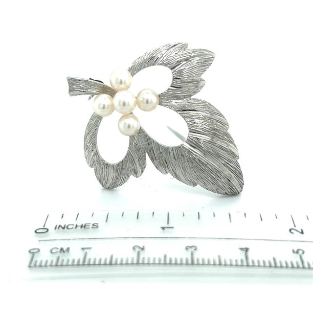 1990s Mikimoto Estate Akoya Pearl Brooch Pin Sterling Silver For Sale - Image 4 of 12