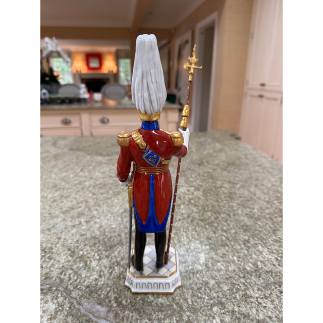 1910s Sitzendorf German Porcelain Figure of a Gentleman at Arms For Sale - Image 4 of 6