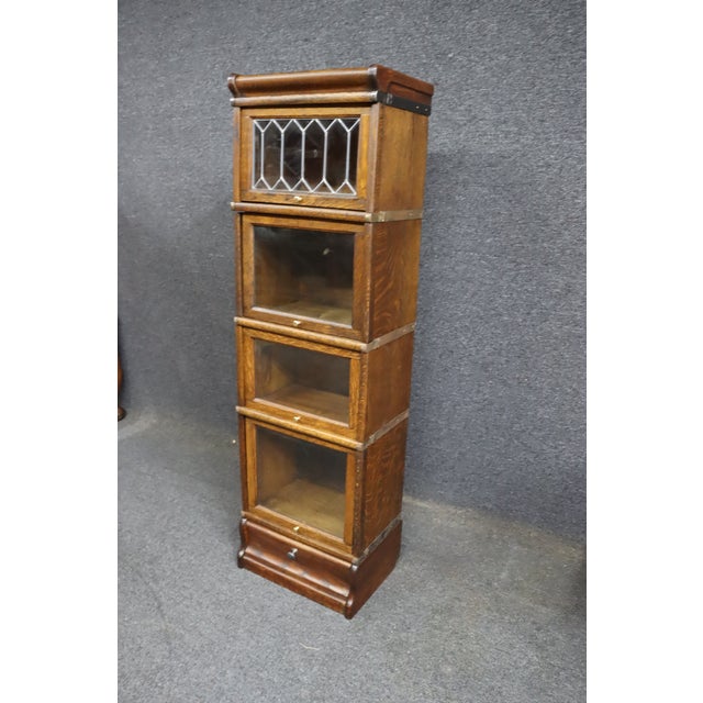 Early 20th Century Rare Globe-Wernicke Attributed Quarter Sawn Oak Stacking Bookcase With Leaded Glass For Sale - Image 5 of 10