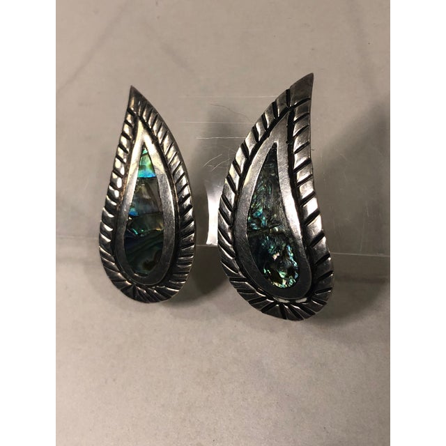 1950s Mexico Abalone Sterling Teardrop Earrings, Pair For Sale - Image 4 of 8