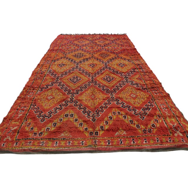 Mid-Century Modern Vintage Berber Red Beni M'Guild Moroccan Rug - 05'09 X 10'07 For Sale - Image 3 of 9