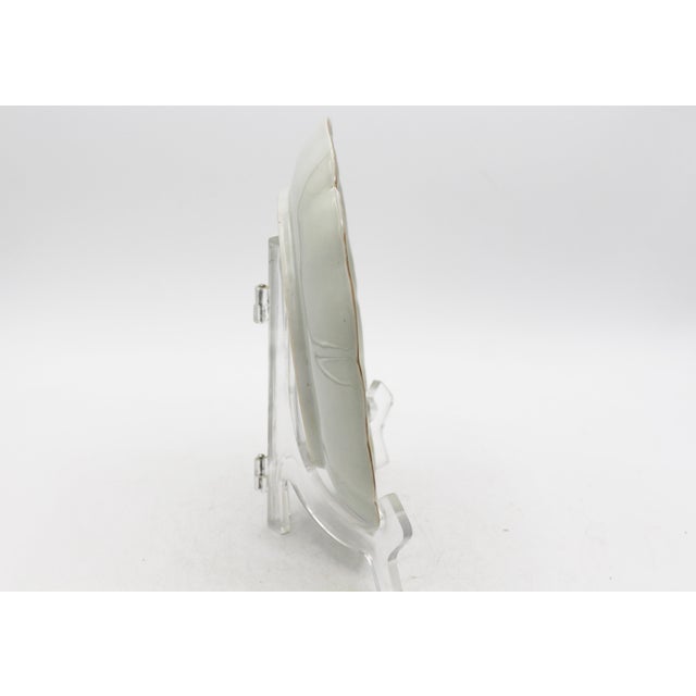 Late 18th-Early 19th Century Japanese Lobed Arita Plate For Sale In Raleigh - Image 6 of 7