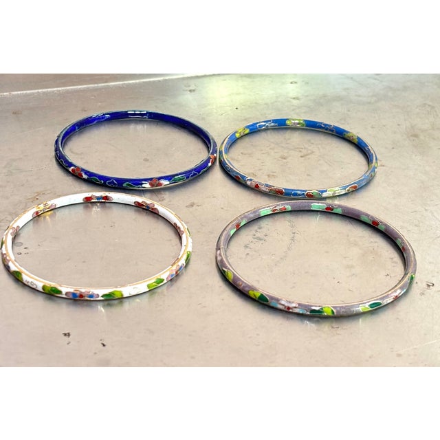Set of 4 1930s Cloisonne' Bangle Bracelets For Sale - Image 4 of 5