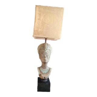 Reglor of California Mid-Century Nefertiti Lamp With Period Shade For Sale