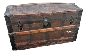 Late 19th Century SHR Trade Co Wooden Barrel-Top Steamer Trunk
