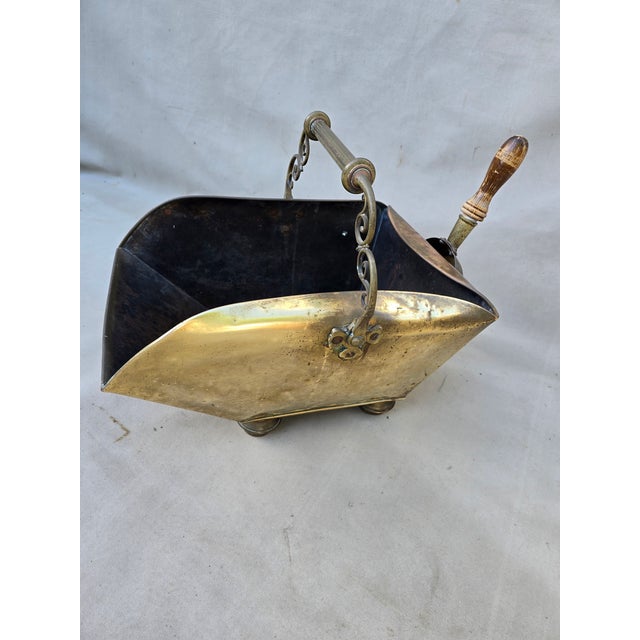 This is a beautiful brass coal bucket with lots of character. This is by Henry Loveridge and is 19th century. This could...