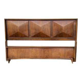 United Diamond Mid Century Modern Full/Queen Bed For Sale