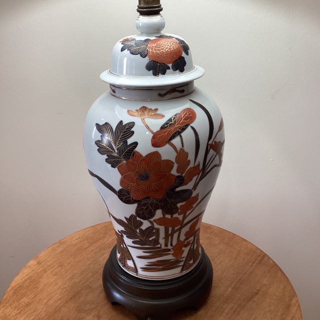 Alabaster Vintage Frederick Cooper Ceramic Ginger Jar Table Lamp Hand-Pained Floral Motif, Pleated Fabric Shade on Wood Base For Sale - Image 8 of 12
