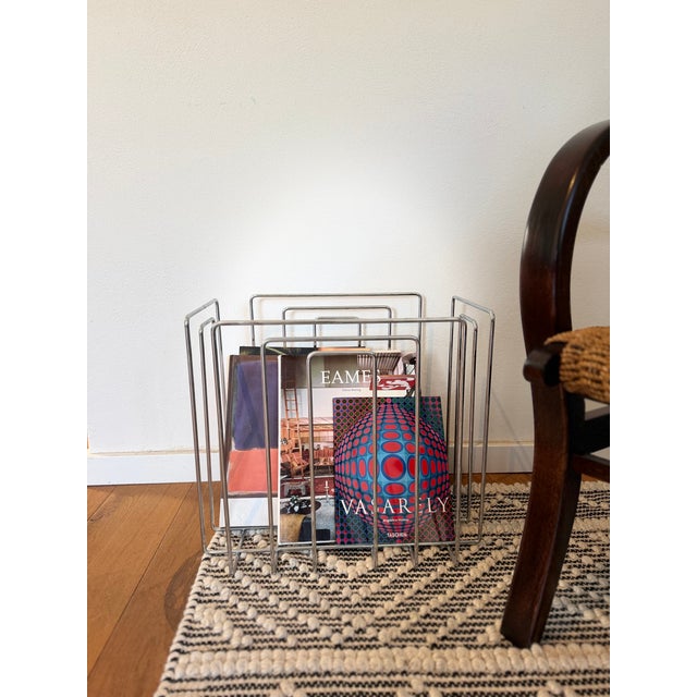 Metal Paper Collector Magazine Rack in Chrome-Plated Steel by Willi Glaeser for TMP, Switzerland, 1989 For Sale - Image 7 of 9