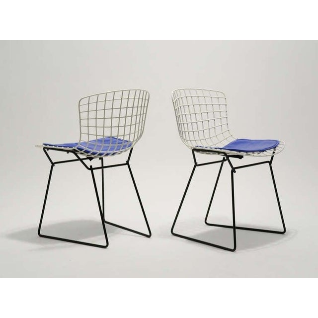 Mid-Century Modern Pair of Bertoia child's chairs by Knoll For Sale - Image 3 of 9