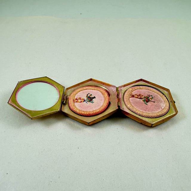 1930s Art Deco Houbigant Paris Floral Basket Motif Triple Folding Compact For Sale In Philadelphia - Image 6 of 14