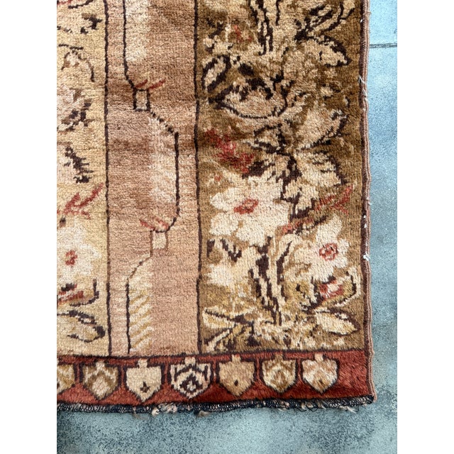 1900s Antique Turkish Long Runner Rug With Floral Vine Pattern For Sale In Los Angeles - Image 6 of 7