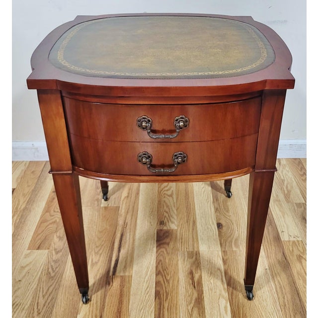 Pair Vintage American 20th C Mahogany & Leather Night End Tables by Paine For Sale - Image 9 of 16